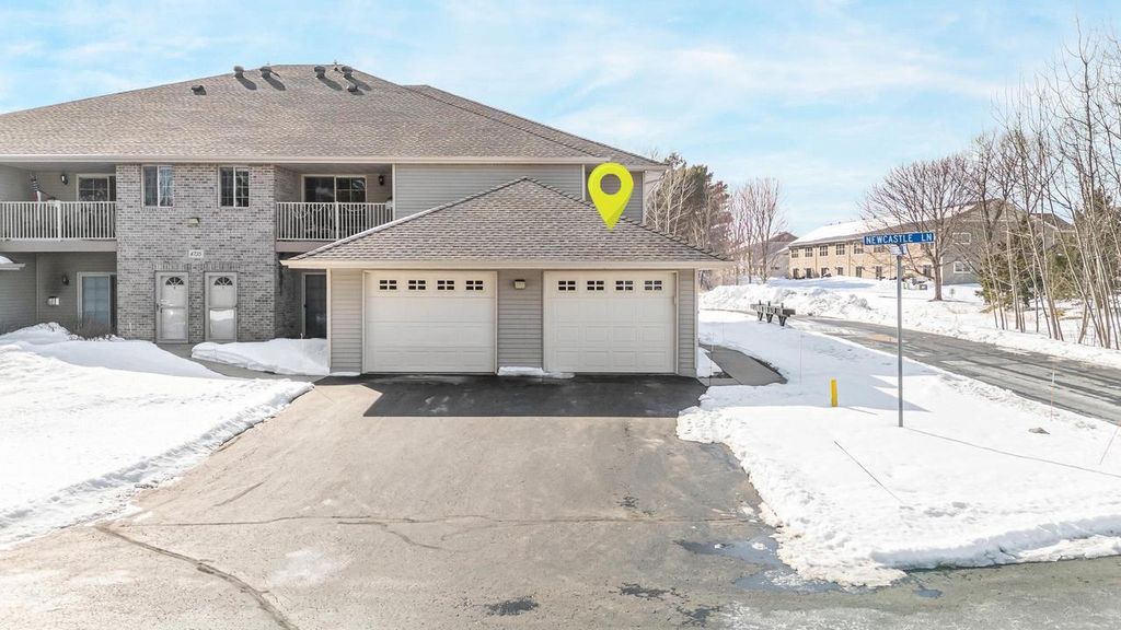 Photo of 4735 N Newcastle LANE #D, Appleton, WI 54913 (MLS # 50322697)