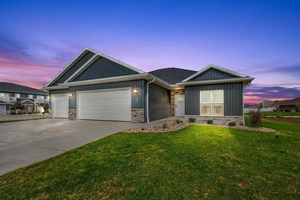 Photo of 733 Tambour COURT, De Pere, WI 54115 (MLS # 50318475)