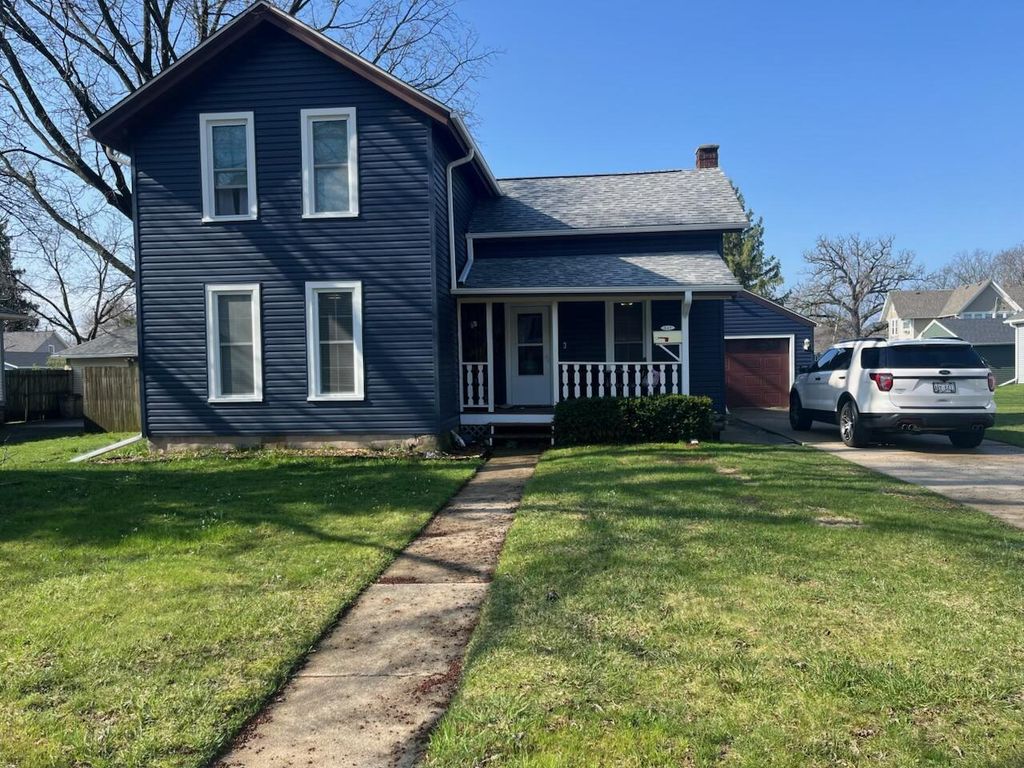 Photo of 517 E Union STREET, Hartford, WI 53027 (MLS # 1957848)