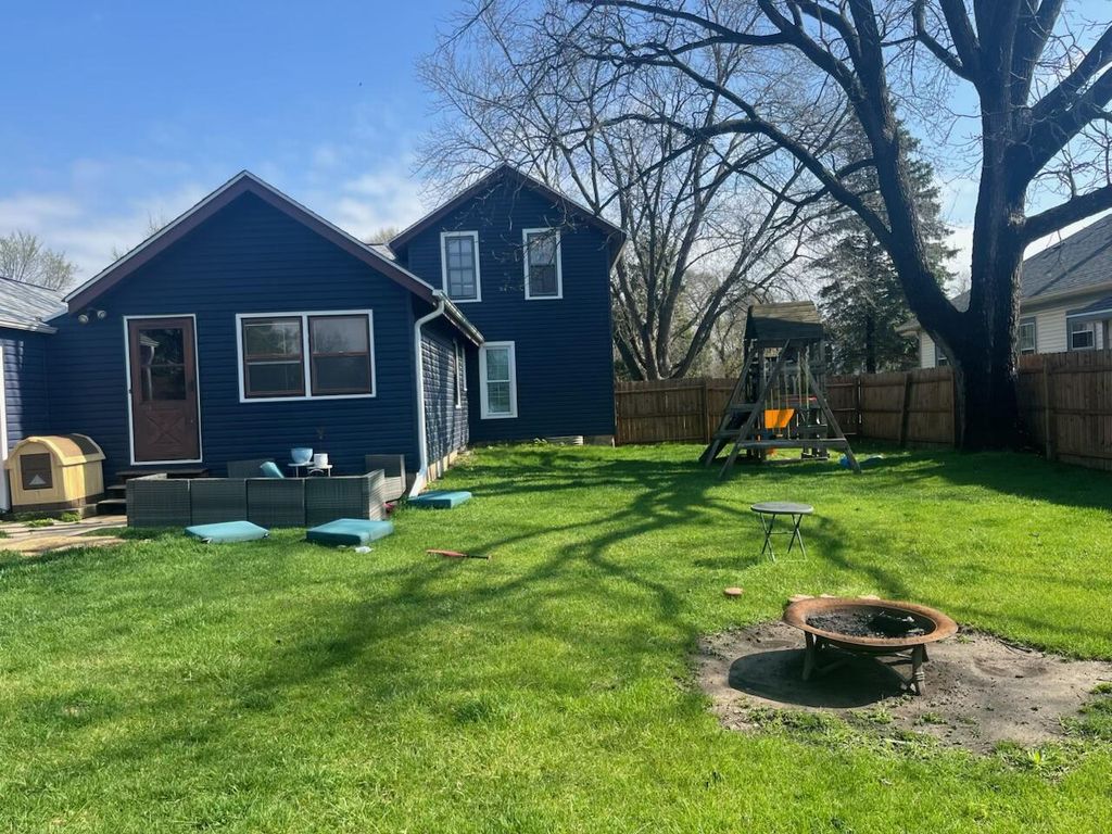 Photo of 517 E Union STREET, Hartford, WI 53027 (MLS # 1957848)
