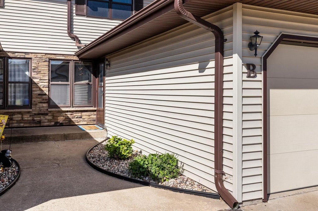 Photo of 725 S Westhaven PLACE #B, Appleton, WI 54914 (MLS # 50333411)