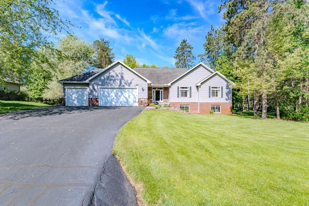 Photo of 2263 Meadow DRIVE, Kronenwetter, WI 54455 (MLS # 22602310)