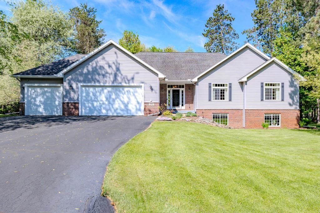 Photo of 2263 Meadow DRIVE, Kronenwetter, WI 54455 (MLS # 22602310)