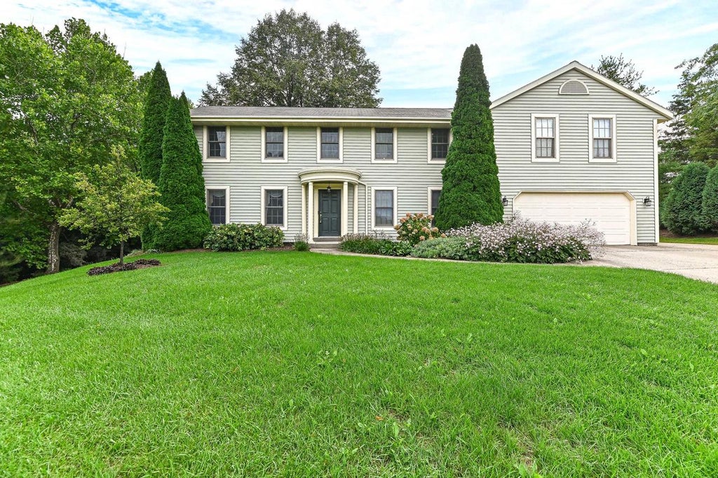 Photo of W294S2960 Wills Barry COURT, Waukesha, WI 53188 (MLS # 1981115)