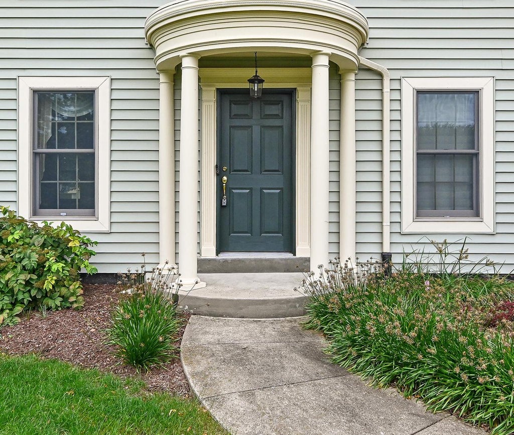 Photo of W294S2960 Wills Barry COURT, Waukesha, WI 53188 (MLS # 1981115)