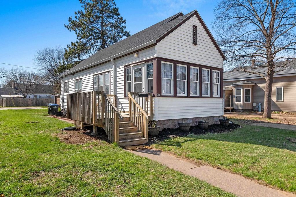 Photo of 215 S Union STREET, Shawano, WI 54166 (MLS # 50324256)