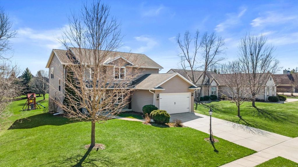 Photo of 503 Brockway DRIVE, Mukwonago, WI 53149 (MLS # 1957246)