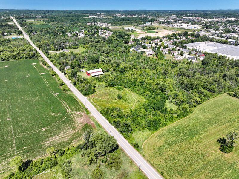 Photo of 150 W Rusco DRIVE, West Bend, WI 53095 (MLS # 1973893)