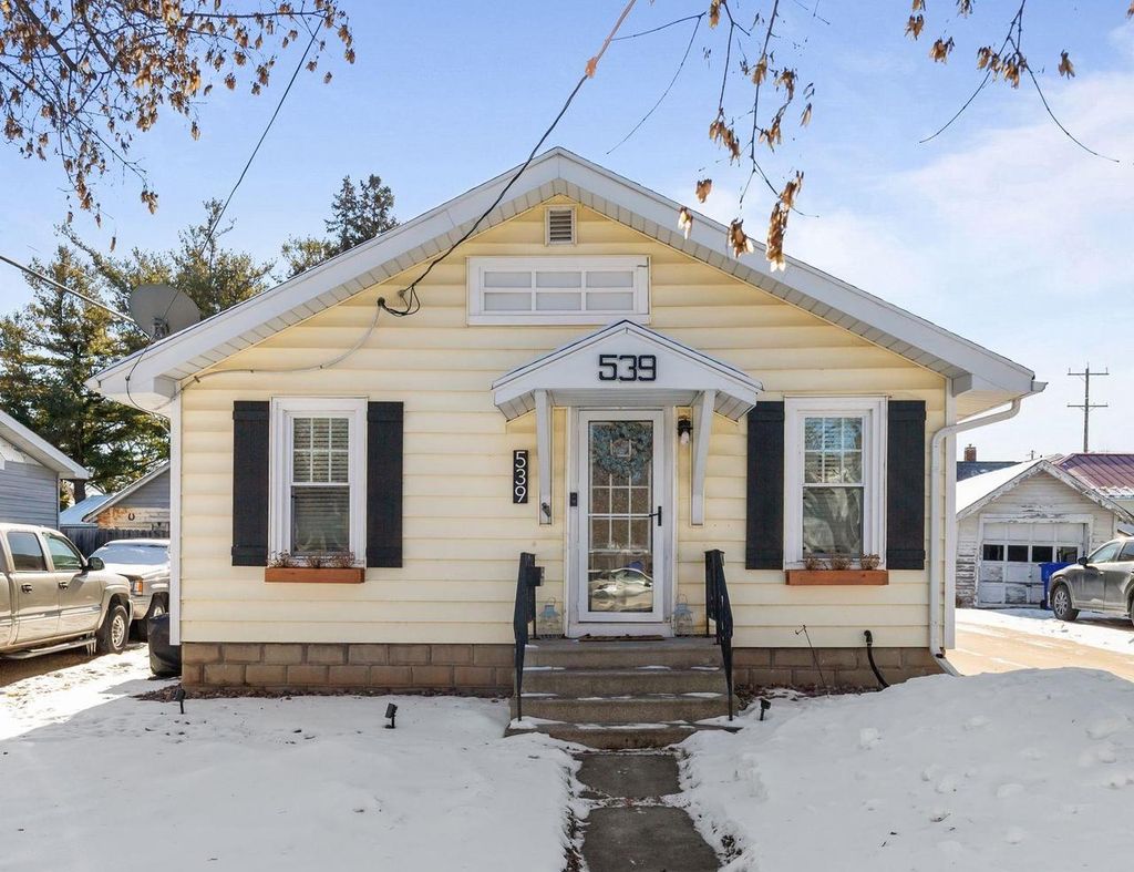 Photo of 539 W Brewster STREET, Appleton, WI 54911 (MLS # 50320718)