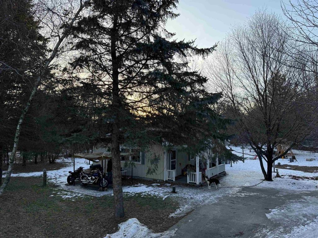 Photo of 607 W Whispering CIRCLE, Redgranite, WI 54970 (MLS # 22600115)