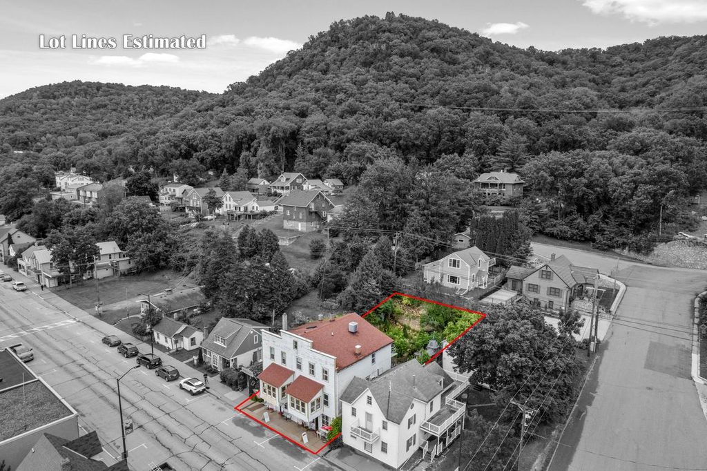 Photo of 305 N Main STREET, Alma, WI 54610 (MLS # 1946897)