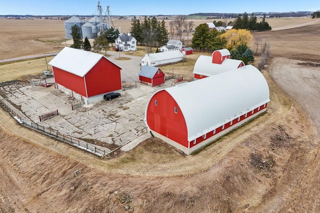 Photo of W7900 Meek ROAD, Arlington, WI 53911 (MLS # 2018555)