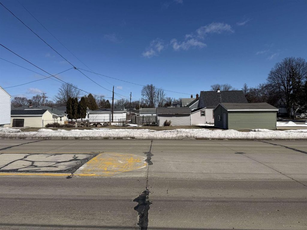 Photo of 1000 W Mason STREET, Green Bay, WI 54303 (MLS # 50322571)