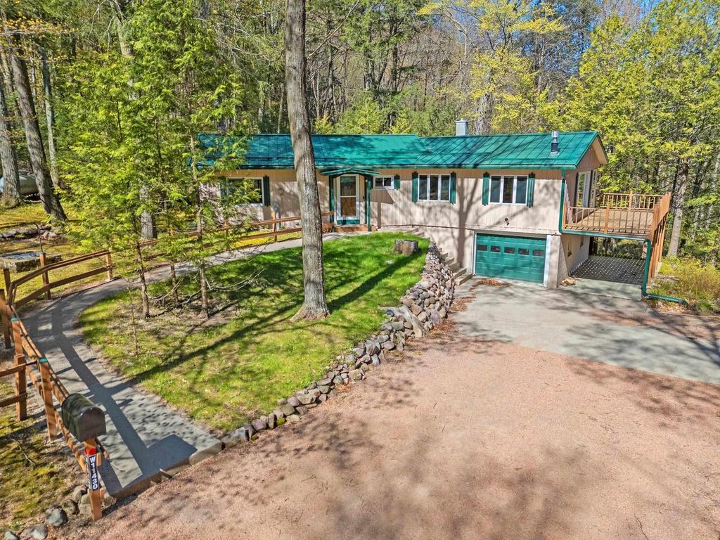 Photo of W11430 Riverside ROAD, Marion, WI 54950 (MLS # 50325333)