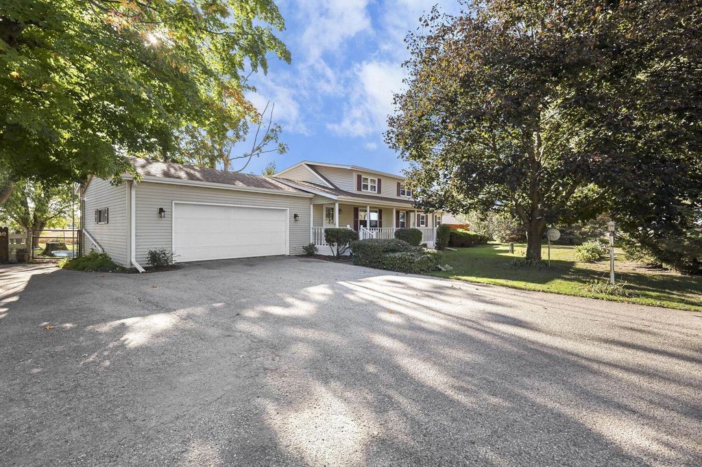 Photo of 10819 N Highway 14, Brooklyn, WI 53521 (MLS # 2017173)