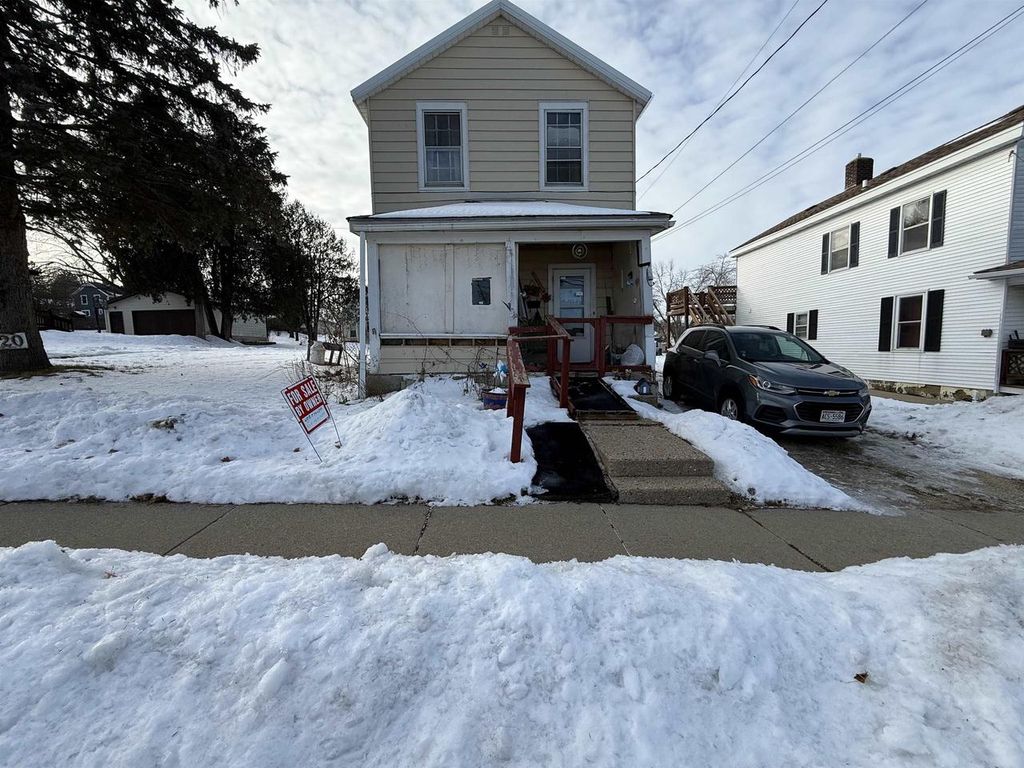 Photo of 322 N Main STREET, Dodgeville, WI 53533 (MLS # 2015806)