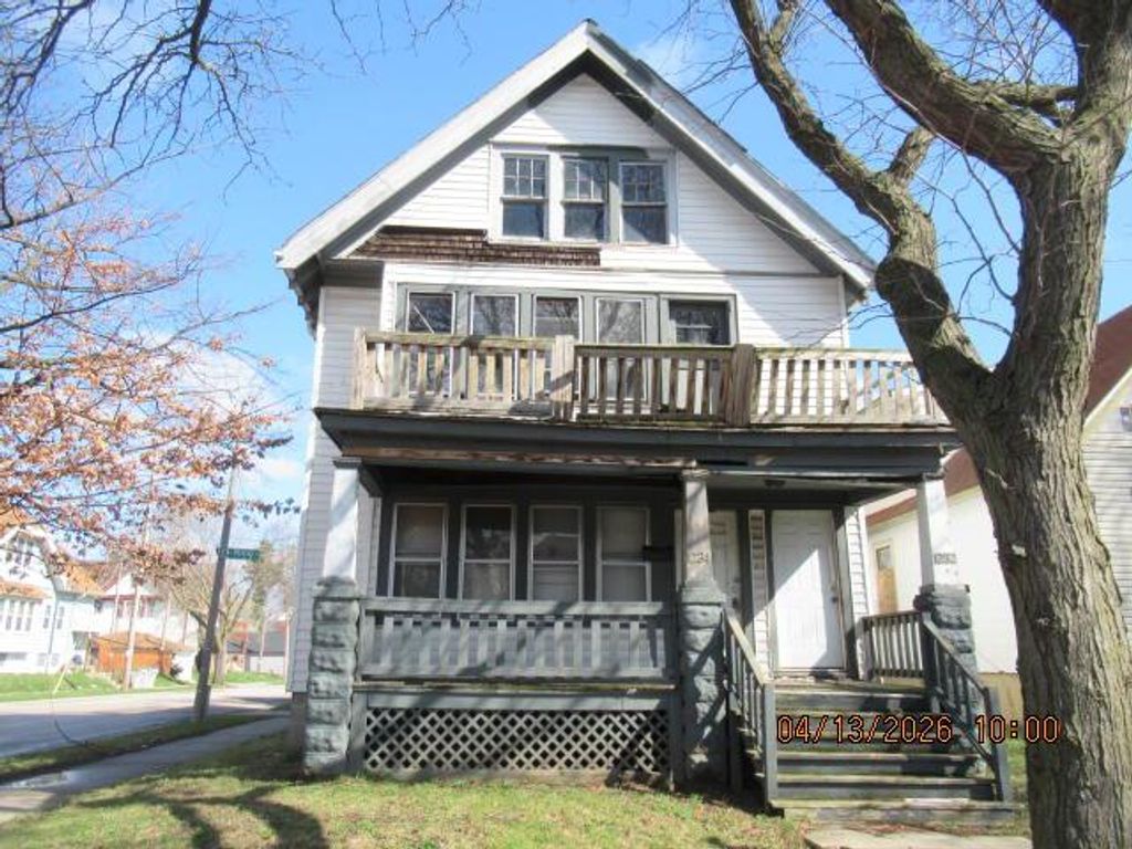 Photo of 1232 W Ring STREET #1234, Milwaukee, WI 53206 (MLS # 1957908)