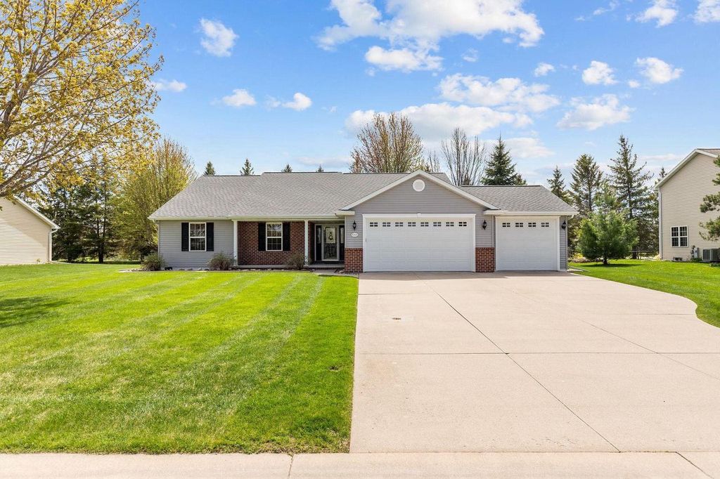 Photo of W7245 Sunfield DRIVE, Greenville, WI 54942 (MLS # 50325252)