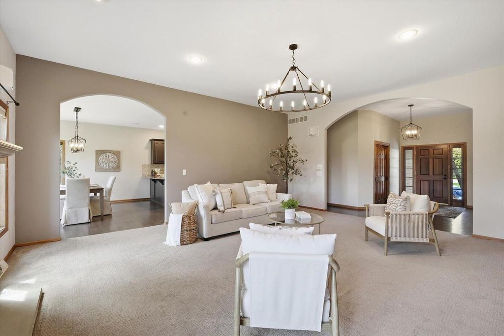 Photo of W280N8120 Black Diamond COURT, Hartland, WI 53029 (MLS # 1961793)