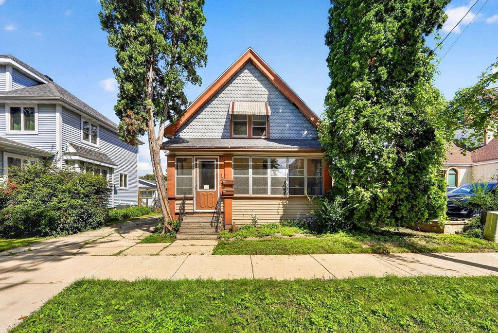 Photo of 17 N 7th STREET, Madison, WI 53704 (MLS # 2031958)