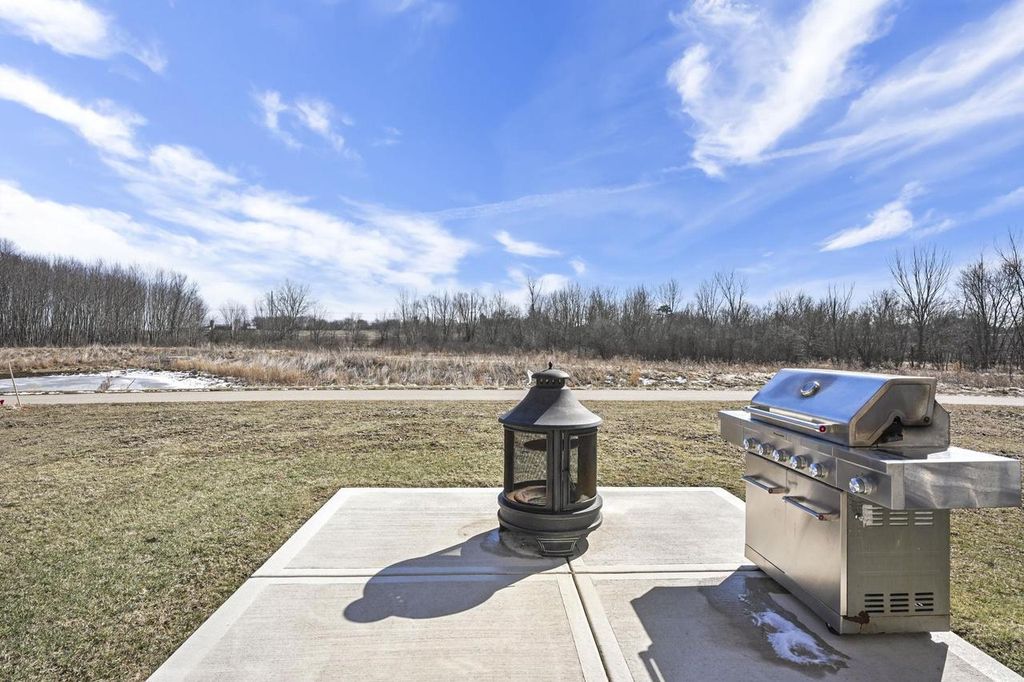 Photo of 1129 Kamperschroer WAY, Sun Prairie, WI 53590 (MLS # 2017621)