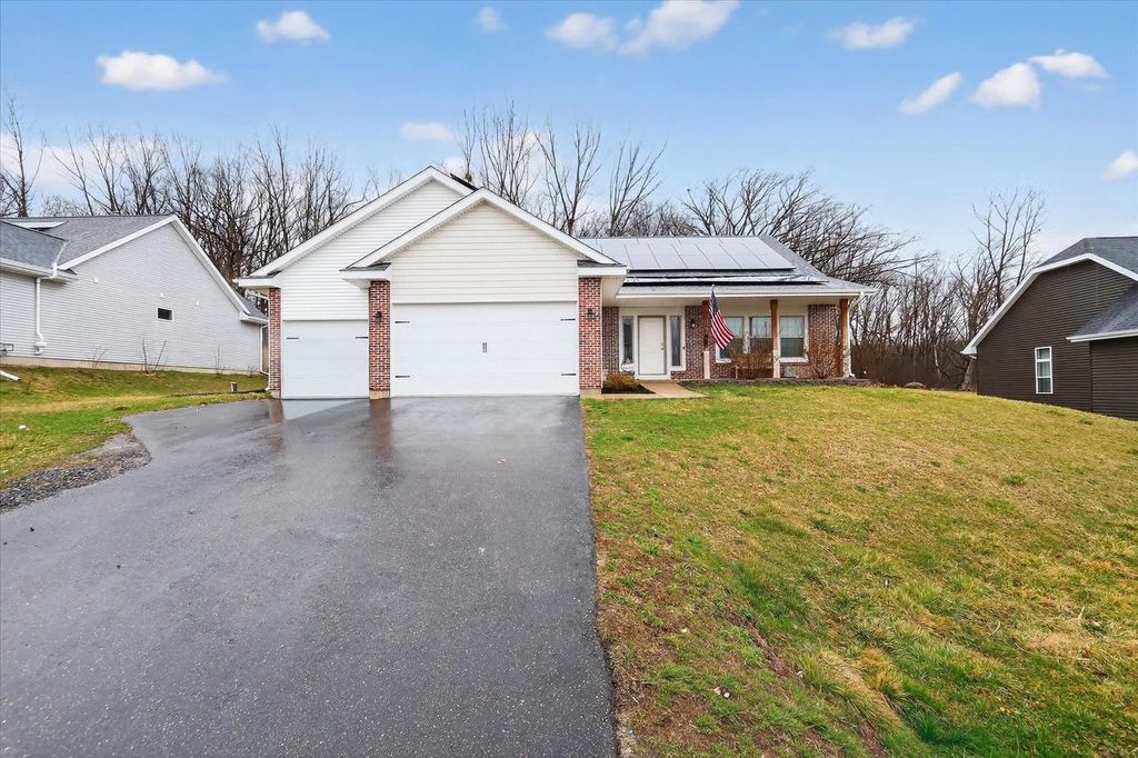 Photo of 11142 N Lake Woods DRIVE, WI 53534 (MLS # 22601295)