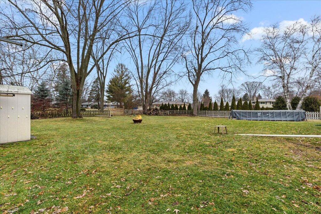 Photo of 3465 Nassau DRIVE, Brookfield, WI 53045 (MLS # 1947067)