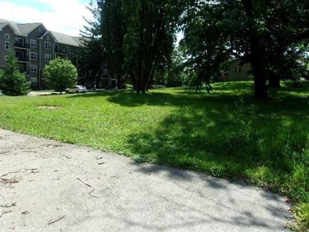 Photo of Unit 11 Waite LANE, Platteville, WI 53818 (MLS # 2014973)