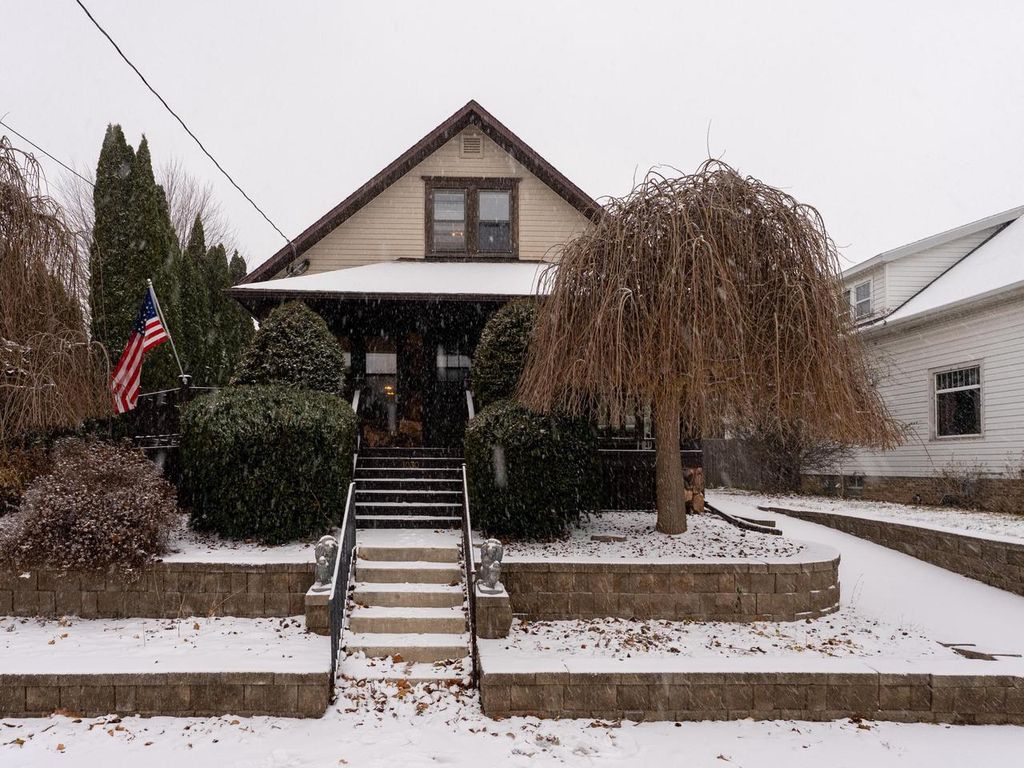 Photo of 1030 S 21st STREET, Manitowoc, WI 54220 (MLS # 1944163)