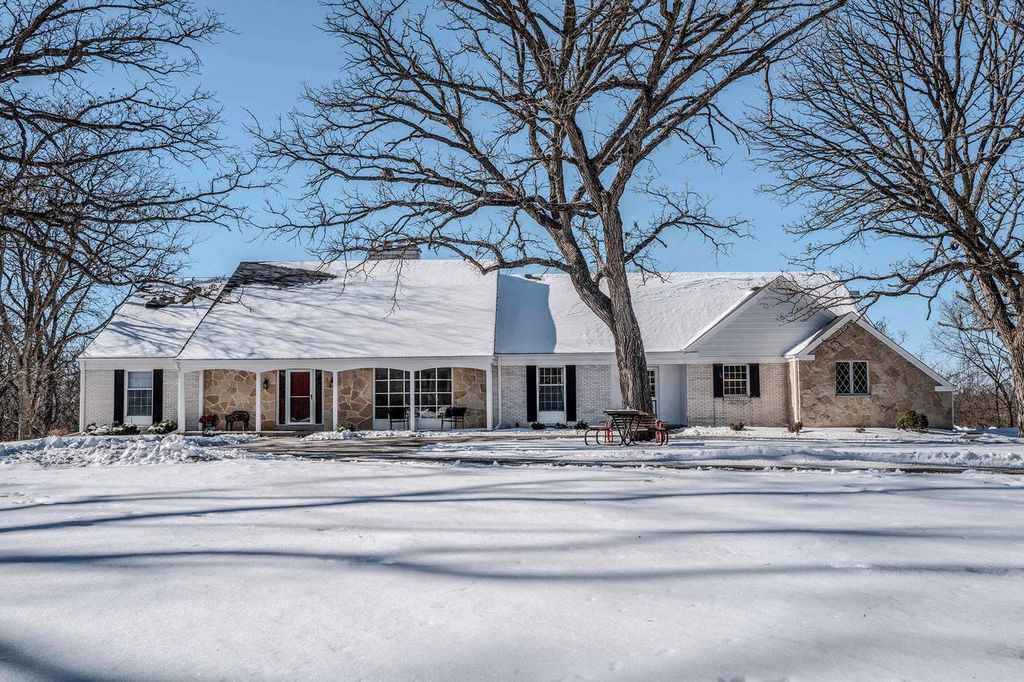 Photo of W290S4827 Parke LANE WEST LANE W, Waukesha, WI 53189 (MLS # 1949070)