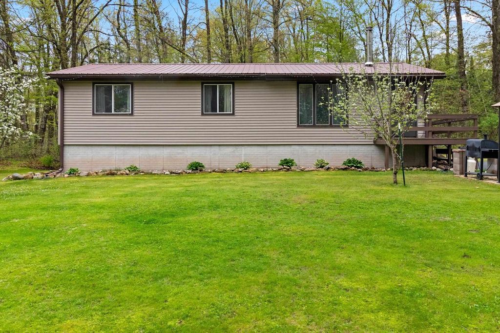 Photo of N6828 Springbrook ROAD, Cecil, WI 54111 (MLS # 50325875)