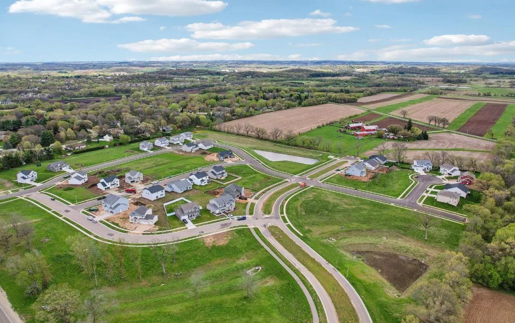 Photo of 540 Buss ROAD, Cottage Grove, WI 53527 (MLS # 2019858)