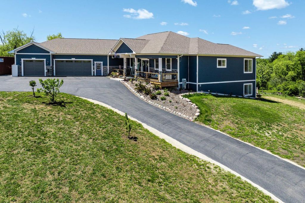 Photo of 2578 Back ROAD, Burlington, WI 53105 (MLS # 1951184)