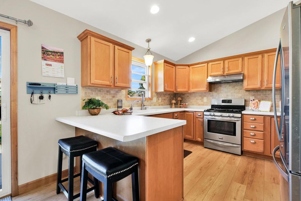 Photo of 1301 Goldcrest COURT, West Bend, WI 53095 (MLS # 1941400)