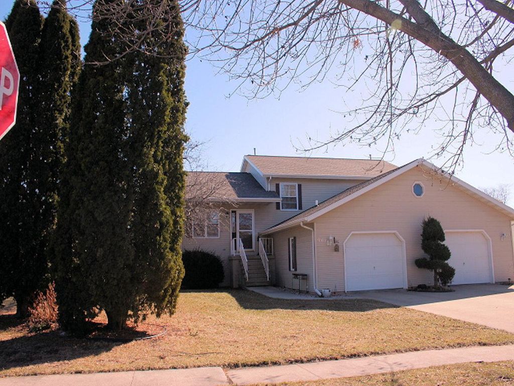 Photo of 961 Eastman LANE, Fond Du Lac, WI 54935 (MLS # 50322402)