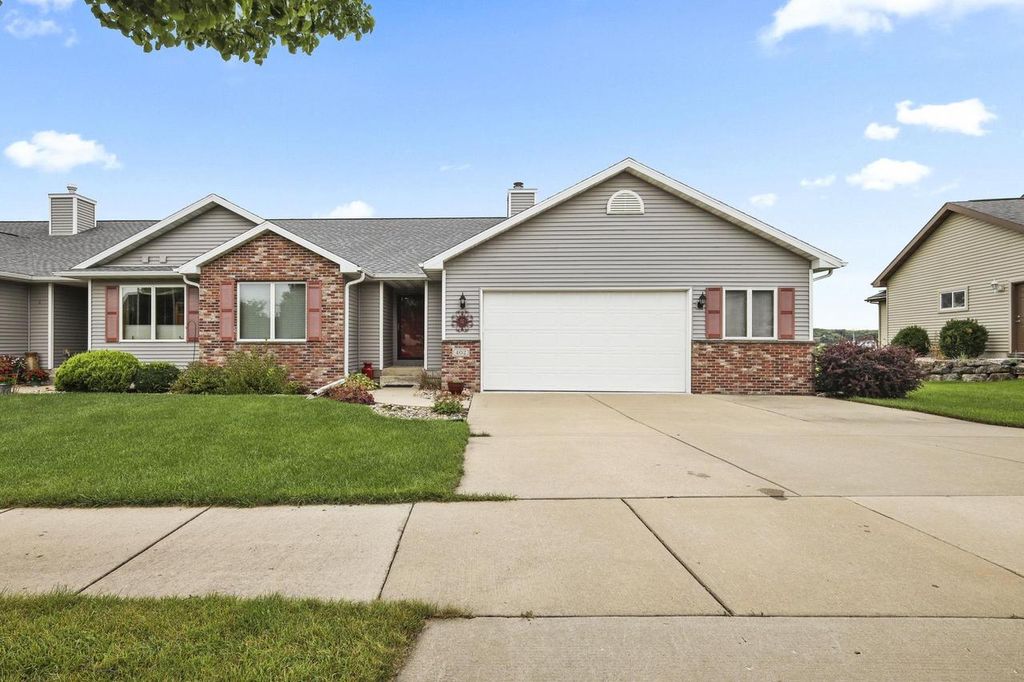 Photo of 402 Matterhorn DRIVE, Verona, WI 53593 (MLS # 2012583)