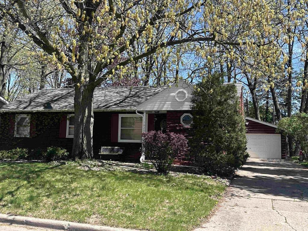 Photo of 1620 N Graceland AVENUE, Appleton, WI 54911 (MLS # 50325576)
