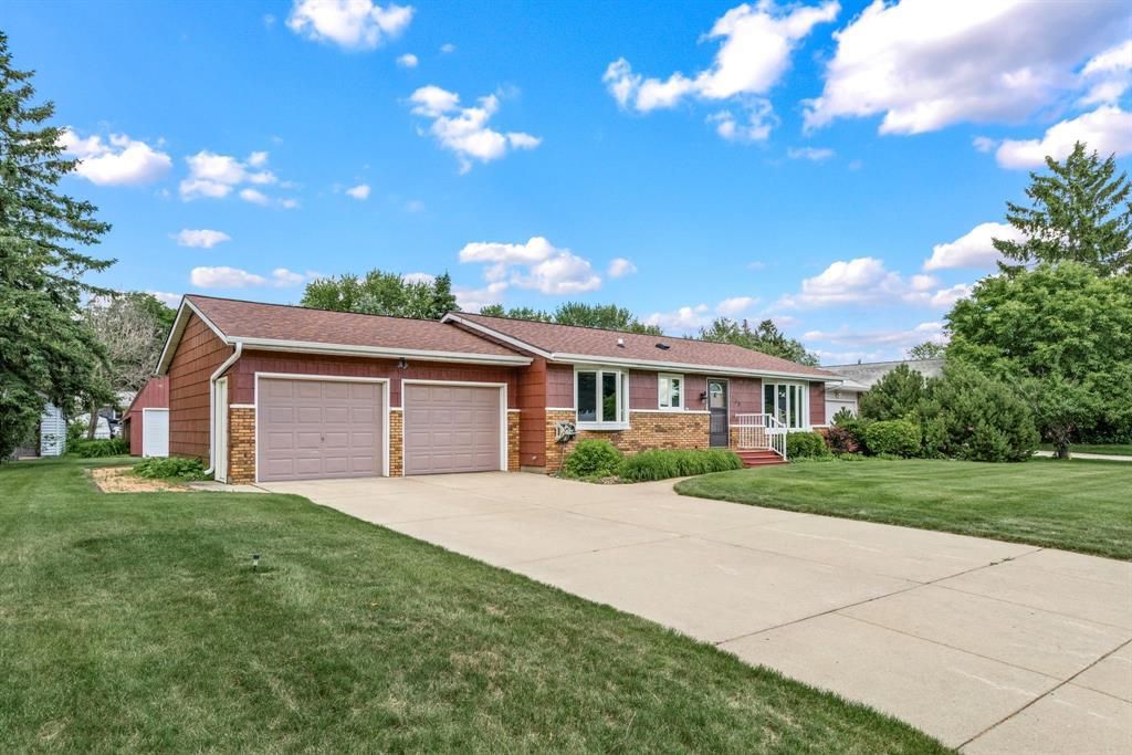 Photo of 1535 Howard AVENUE, Eau Claire, WI 54703 (MLS # 1602651)