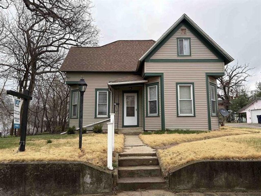 Photo of 1117 Wheeler STREET, Janesville, WI 53545 (MLS # 2020570)