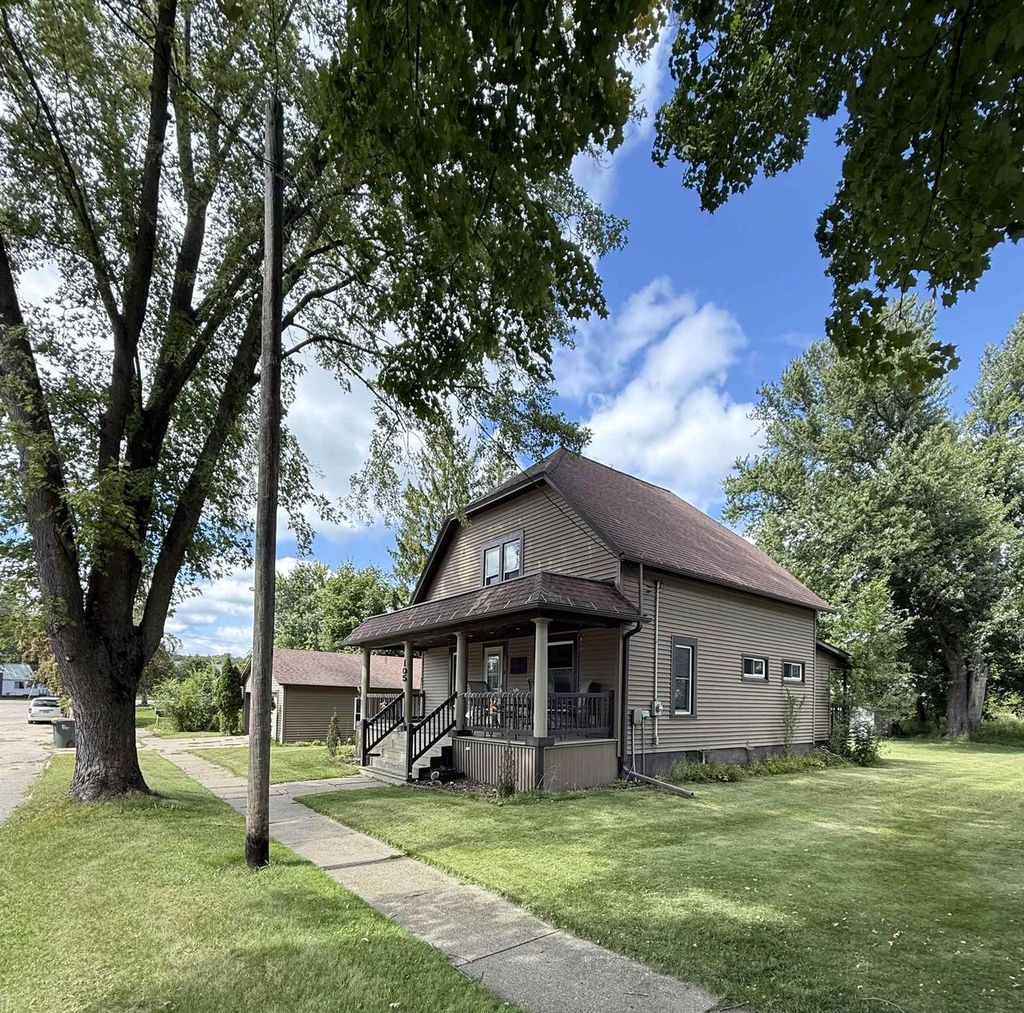 Photo of 105 E Colvin ROAD, Wonewoc, WI 53968 (MLS # 2008709)