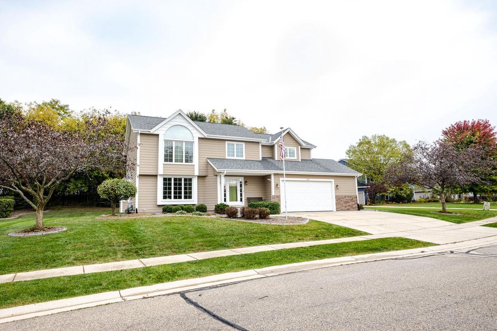Photo of 1271 Thomas TRAIL, Oconomowoc, WI 53066 (MLS # 1940374)