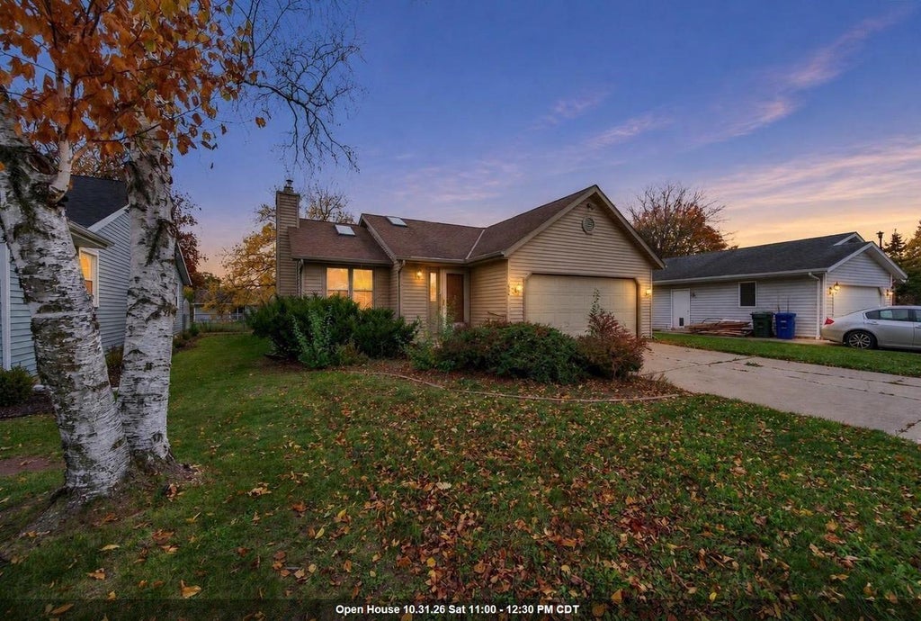 Photo of 806 Flambeau PLACE, De Pere, WI 54115 (MLS # 50335039)
