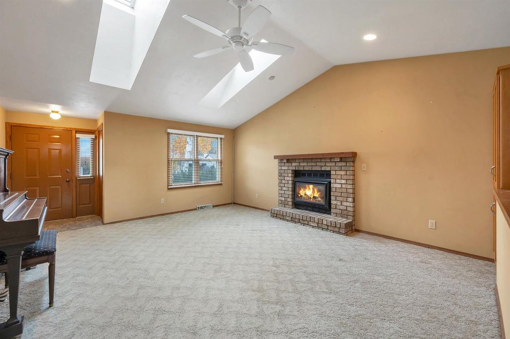 Photo of 806 Flambeau PLACE, De Pere, WI 54115 (MLS # 50335039)