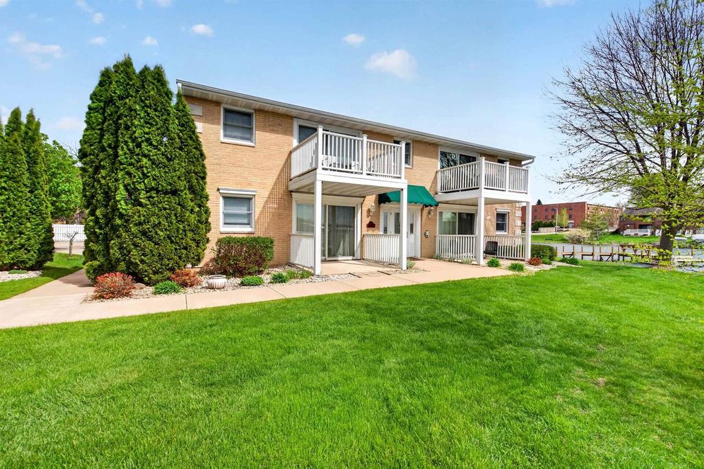 Photo of 553 Gold STREET #204, Green Lake, WI 54941 (MLS # 50325055)