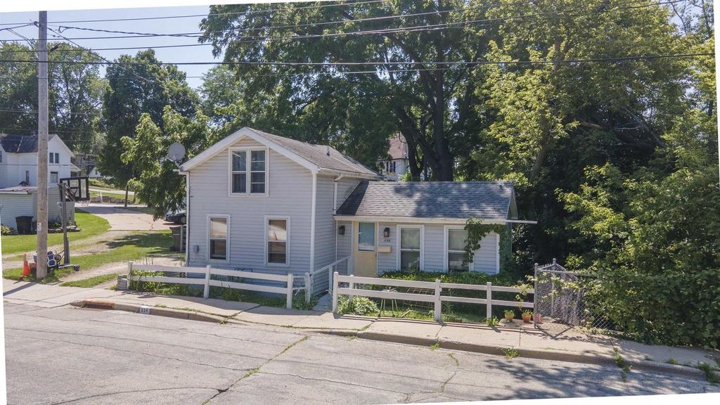 Photo of 114 Washington STREET, Ripon, WI 54971 (MLS # 50328622)