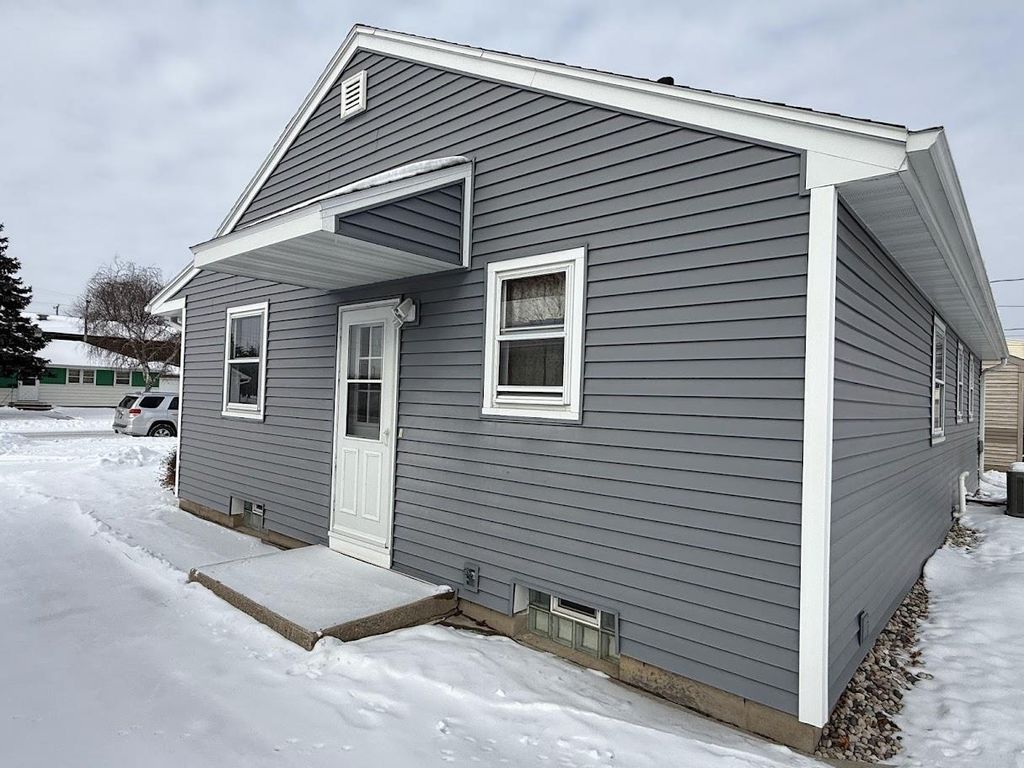 Photo of 166 Andrew AVENUE, Neenah, WI 54956 (MLS # 50319037)