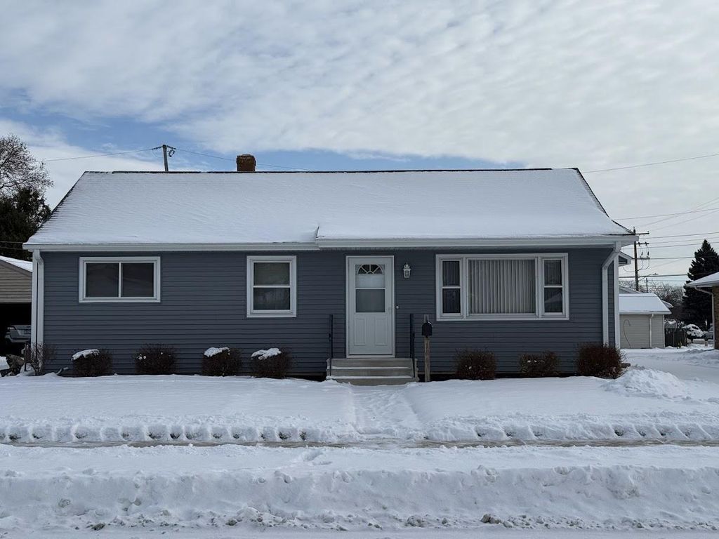 Photo of 166 Andrew AVENUE, Neenah, WI 54956 (MLS # 50319037)