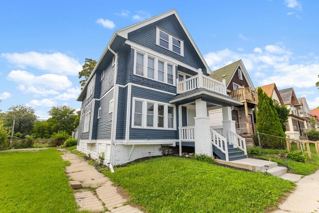 Photo of 3259 N 8th STREET, Milwaukee, WI 53206 (MLS # 1978929)