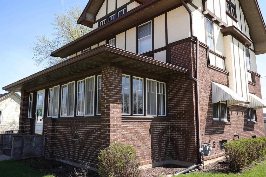 Photo of 617 E Lake AVENUE, Monticello, WI 53570 (MLS # 2021265)