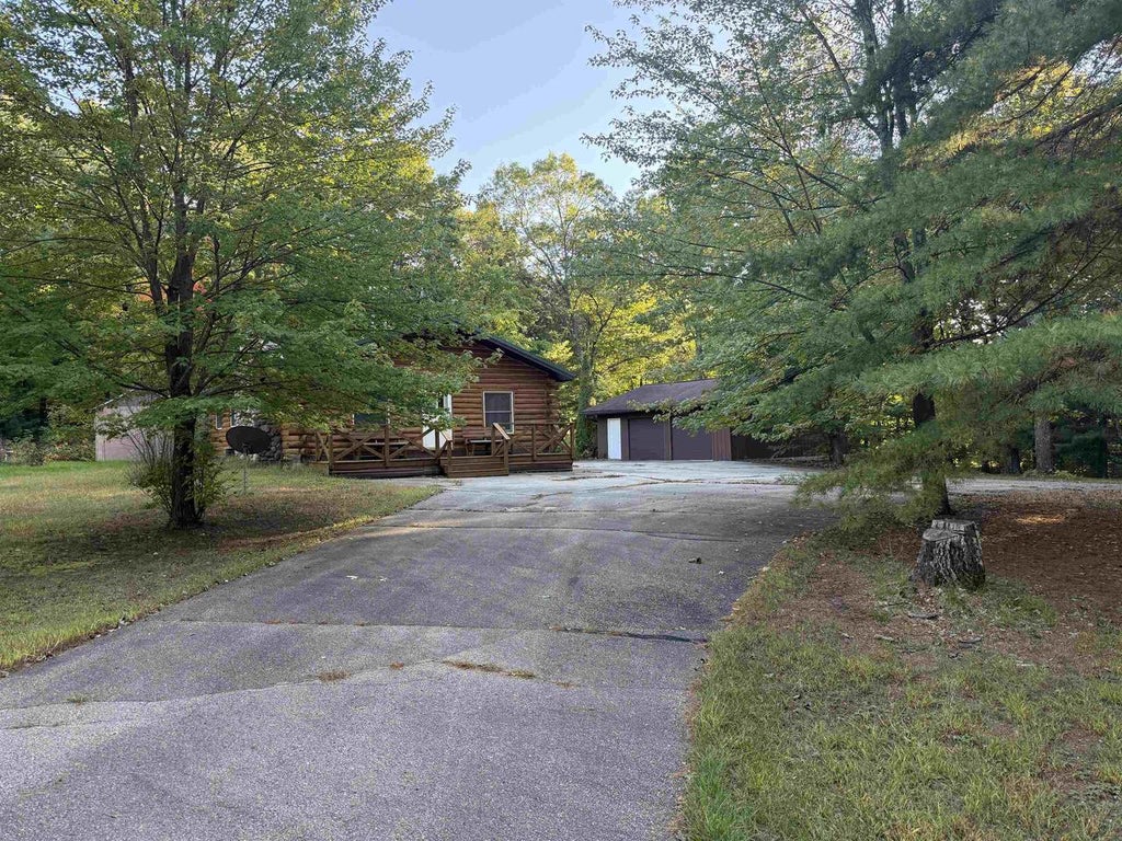Photo of N6772 Black Oak CIRCLE, Shawano, WI 54166 (MLS # 50333644)